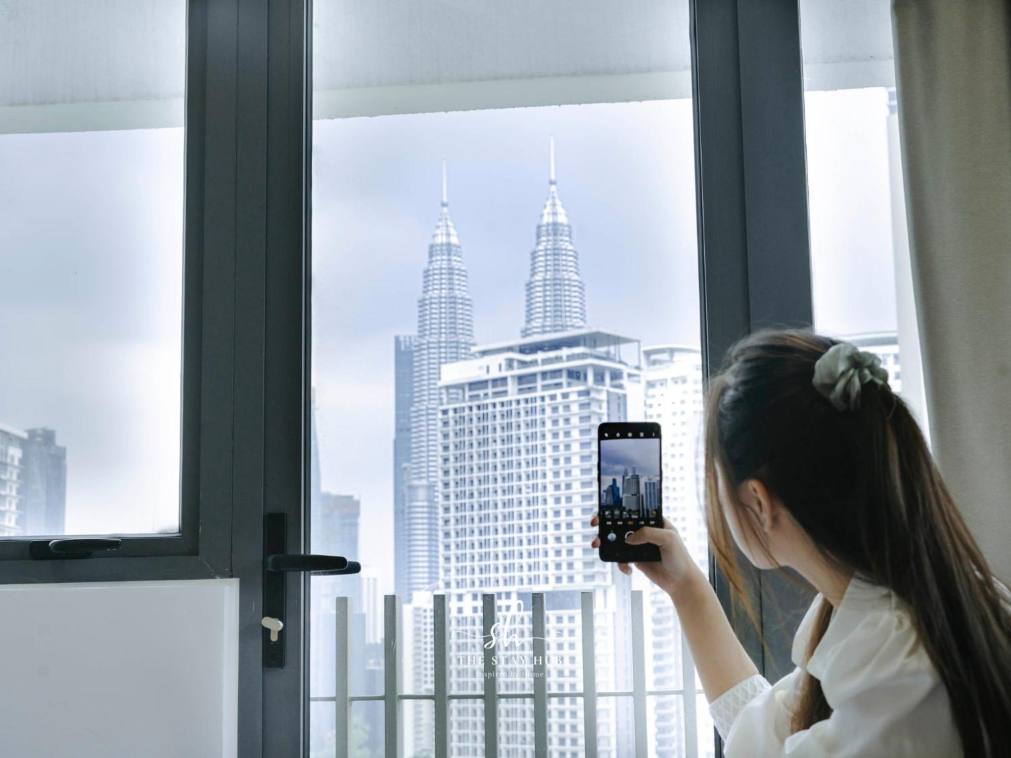 The Luxe Klcc View Sky Pool Apartment Kuala Lumpur Ngoại thất bức ảnh