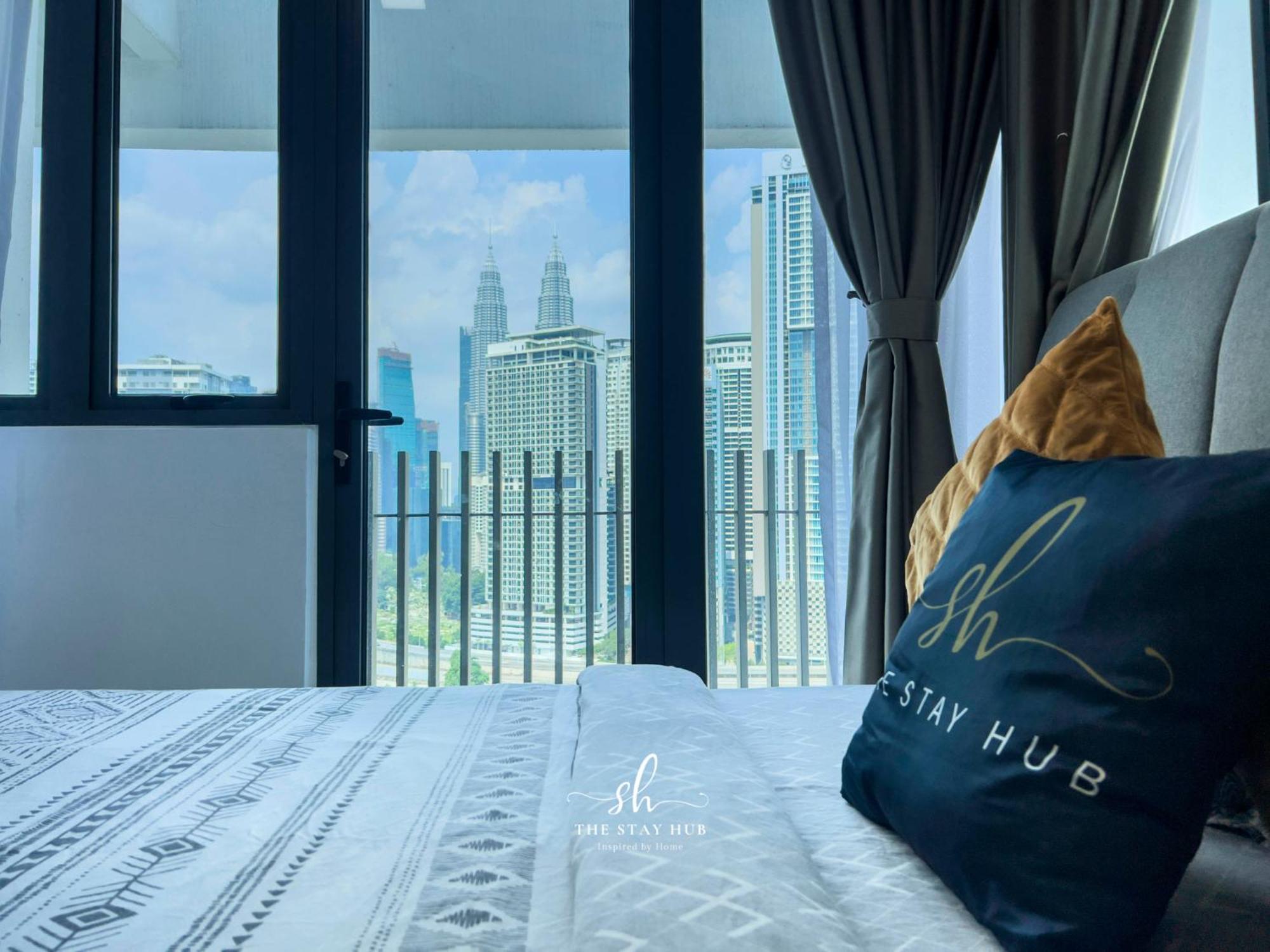 The Luxe Klcc View Sky Pool Apartment Kuala Lumpur Ngoại thất bức ảnh
