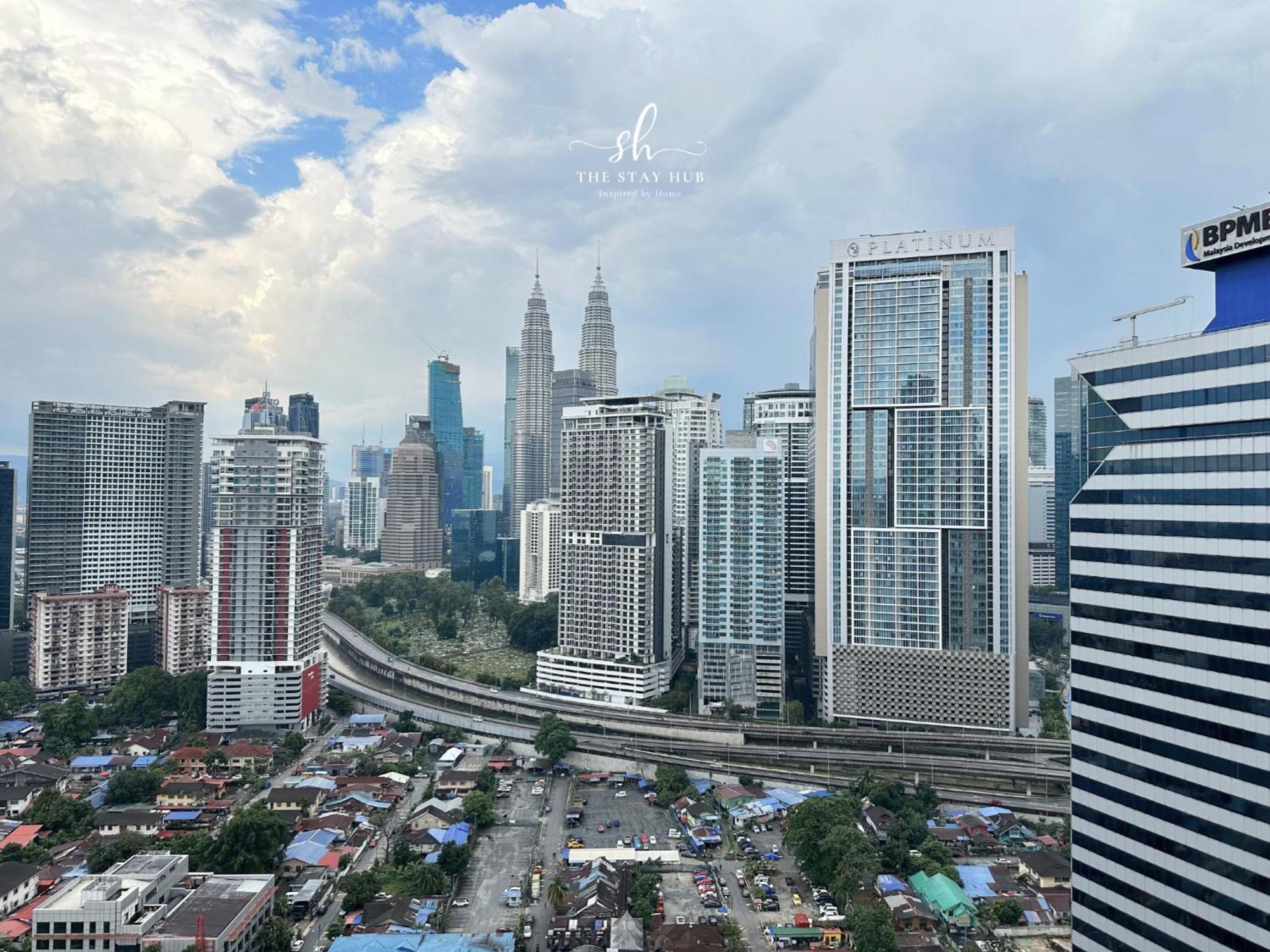 The Luxe Klcc View Sky Pool Apartment Kuala Lumpur Ngoại thất bức ảnh