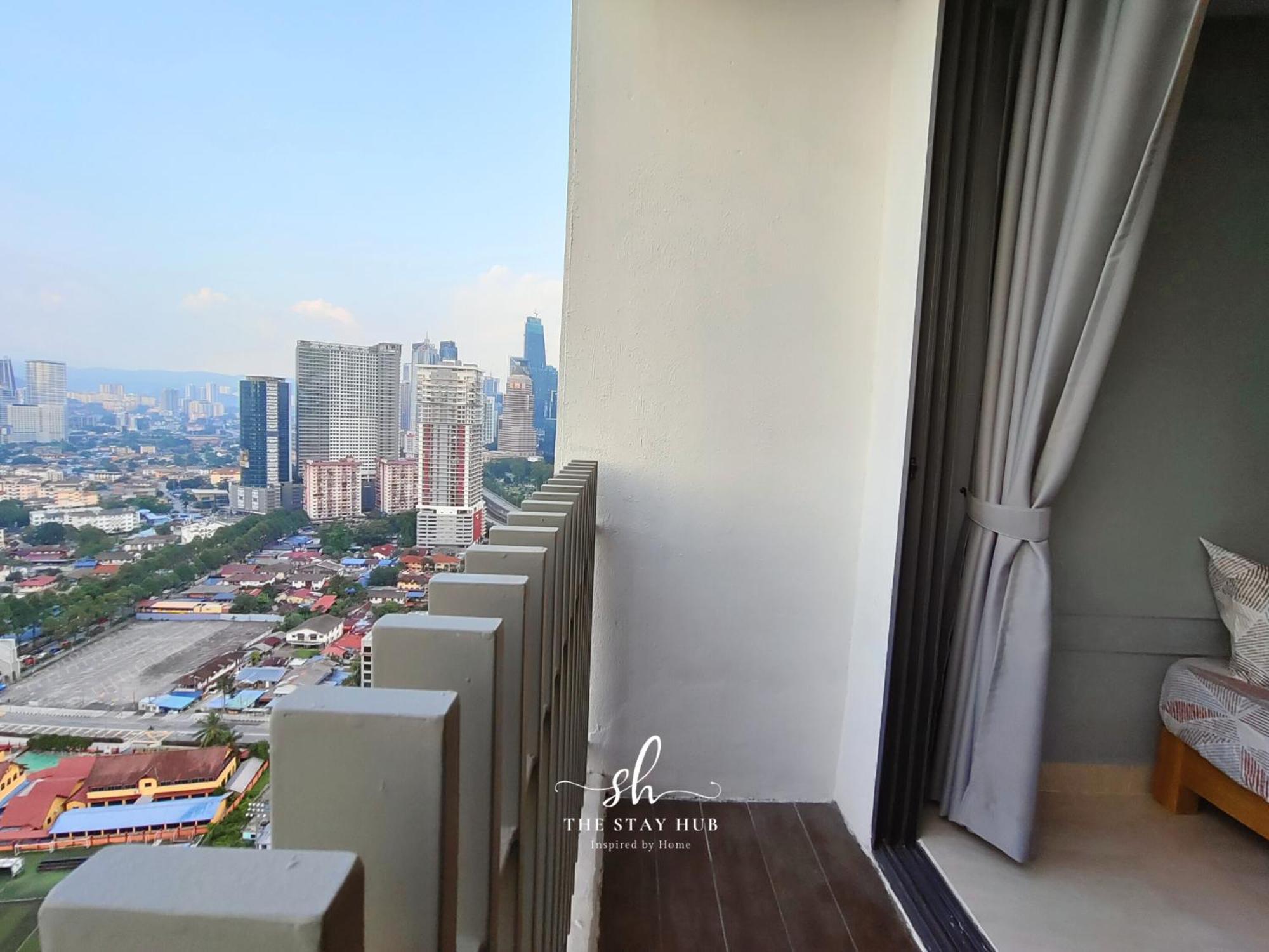The Luxe Klcc View Sky Pool Apartment Kuala Lumpur Ngoại thất bức ảnh